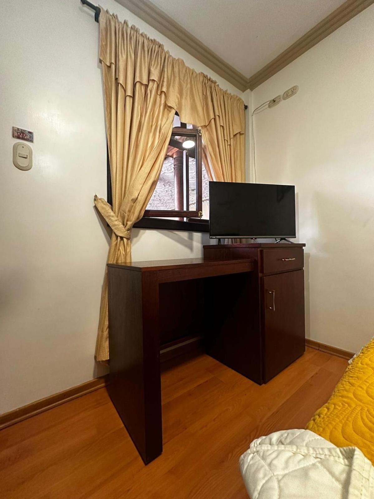 Hotel Coronel クエンカ エクステリア 写真